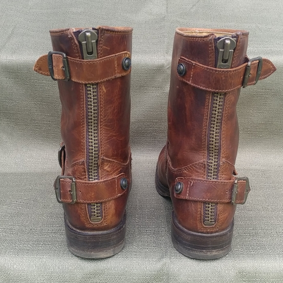 Frye Veronica Back Zip w/ Buckles - Picture 4 of 8